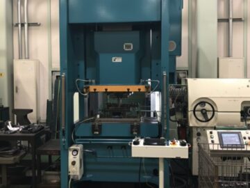 150ｔプレス機の年次点検