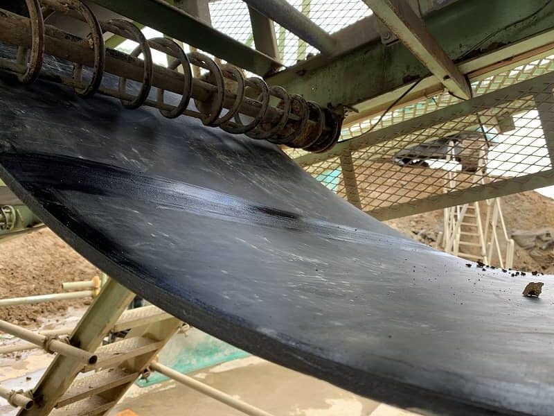 超大型コンベヤベルトの現地エンドレス加工