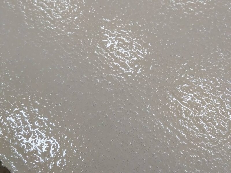 転倒事故を防ぐ防滑床塗装の施工事例